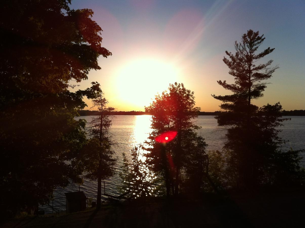 Lake Dalrymple Resort Lagoon City Buitenkant foto