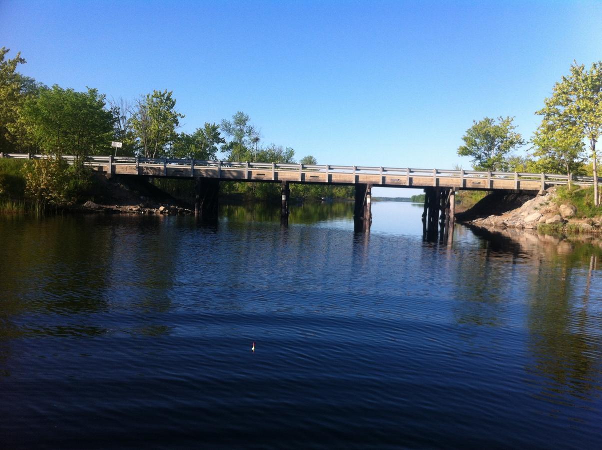Lake Dalrymple Resort Lagoon City Buitenkant foto