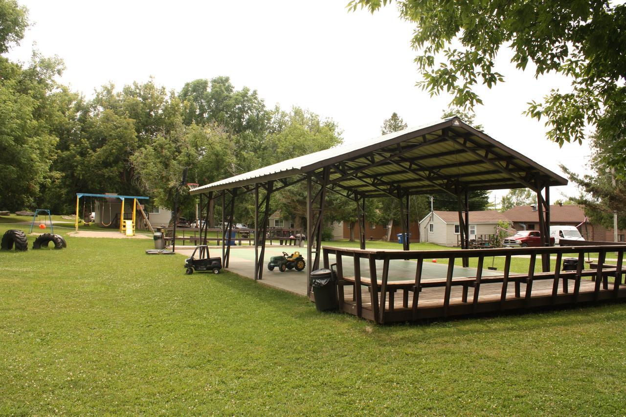 Lake Dalrymple Resort Lagoon City Kamer foto