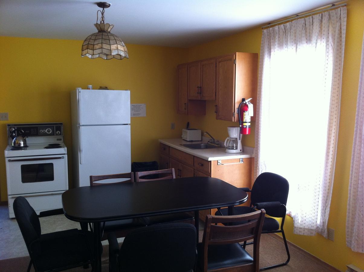 Lake Dalrymple Resort Lagoon City Kamer foto