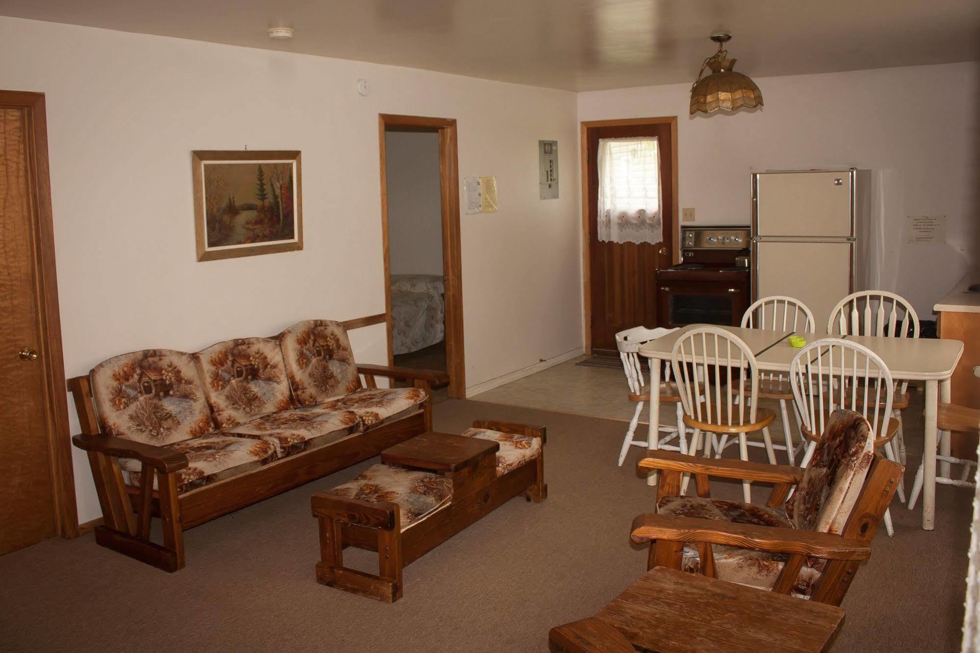 Lake Dalrymple Resort Lagoon City Buitenkant foto