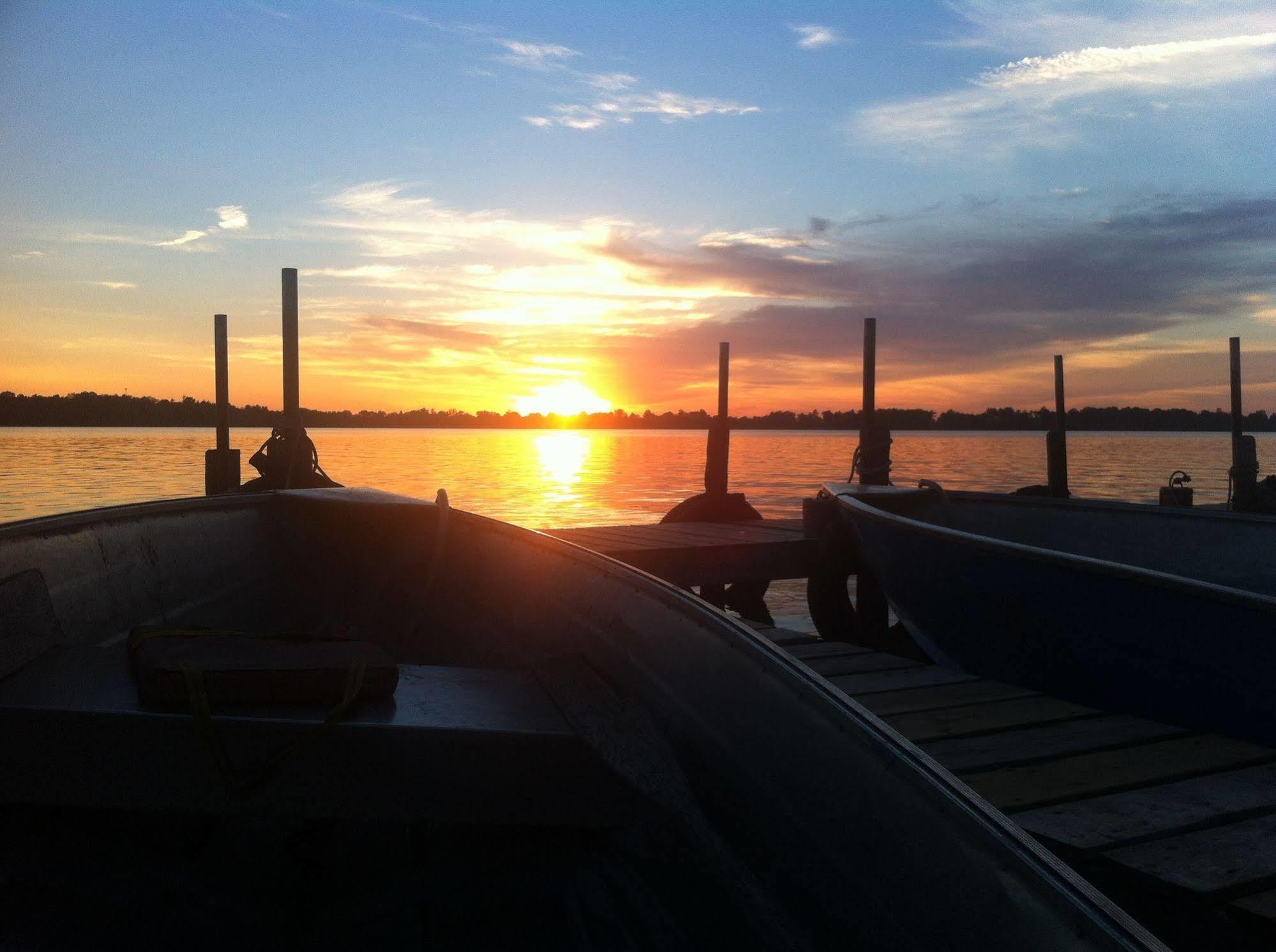 Lake Dalrymple Resort Lagoon City Buitenkant foto