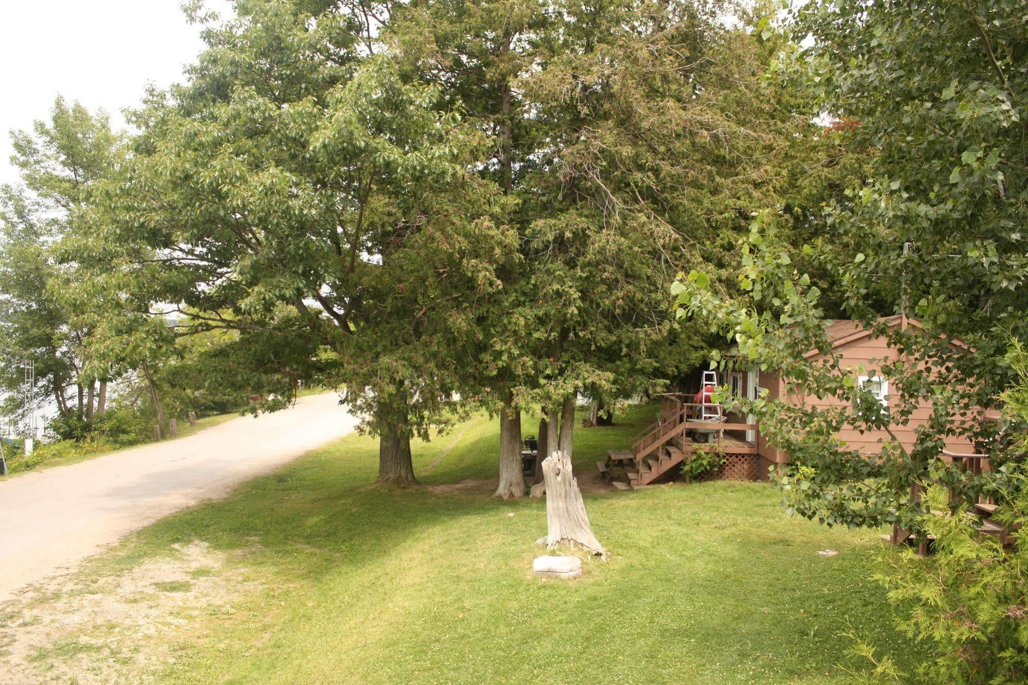 Lake Dalrymple Resort Lagoon City Buitenkant foto
